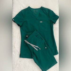Figs Hunter Green Scrub set